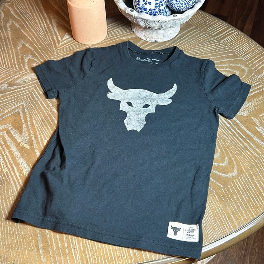 Boys Under Armour Project Rock Iron Paradise Short Sleeve Graphic Tee Extra Sma